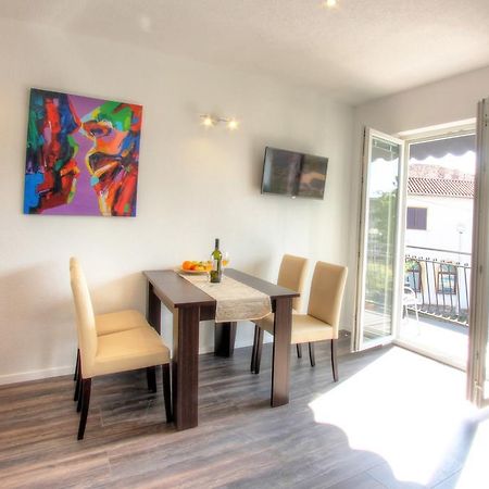 Apartments Nebuloza 로비니 외부 사진