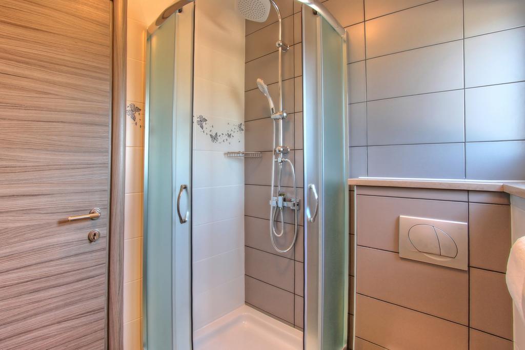 Apartments Nebuloza 로비니 외부 사진