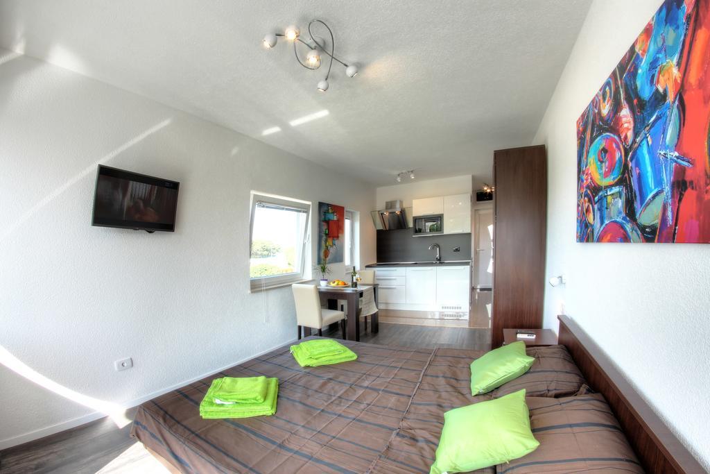 Apartments Nebuloza 로비니 외부 사진