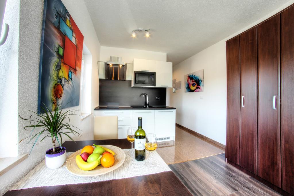 Apartments Nebuloza 로비니 외부 사진