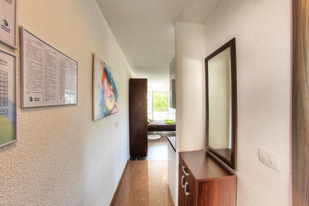 Apartments Nebuloza 로비니 외부 사진