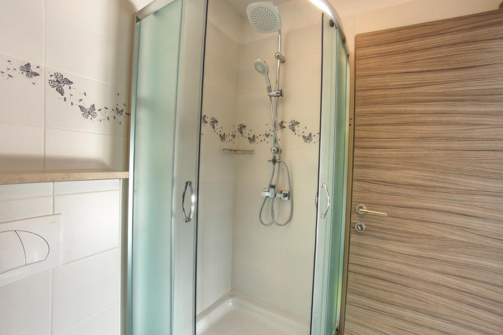 Apartments Nebuloza 로비니 외부 사진