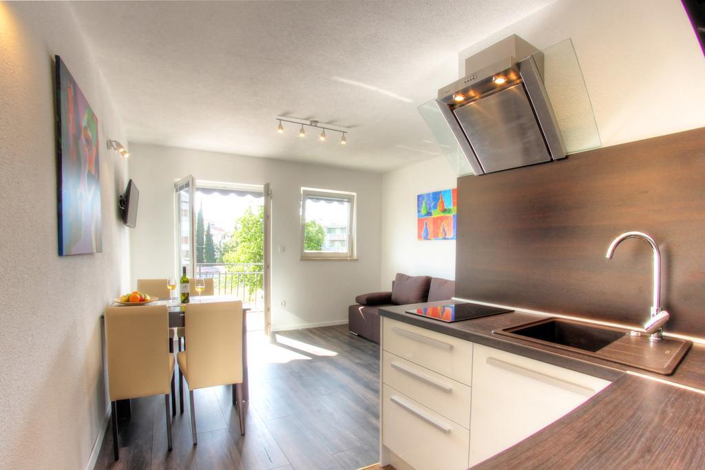 Apartments Nebuloza 로비니 외부 사진