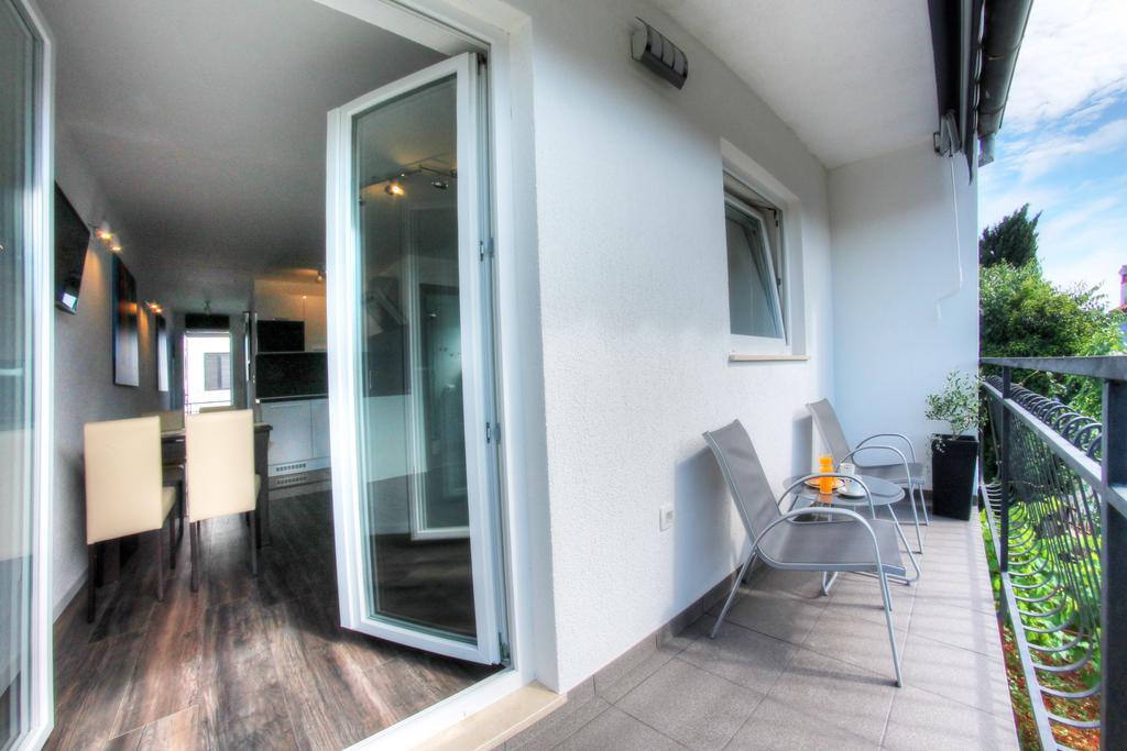 Apartments Nebuloza 로비니 외부 사진