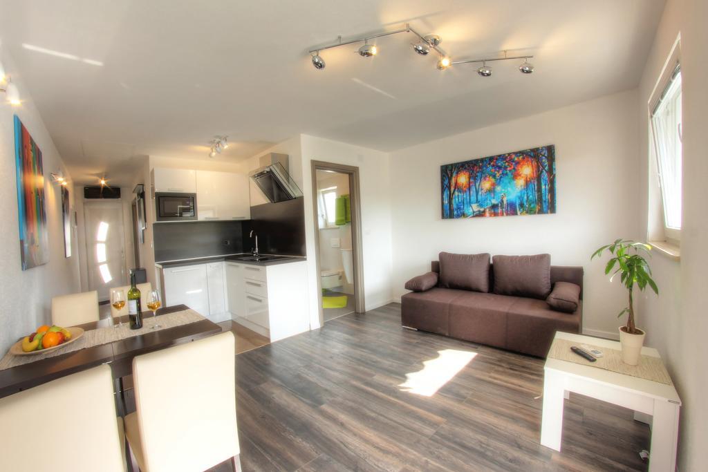 Apartments Nebuloza 로비니 외부 사진