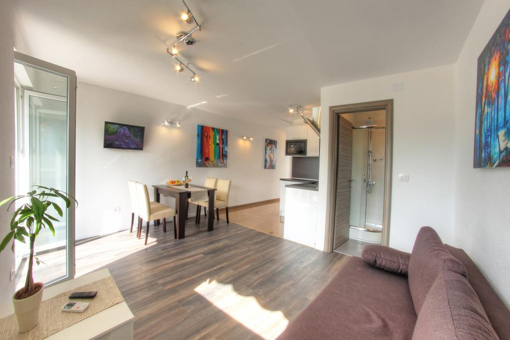Apartments Nebuloza 로비니 외부 사진